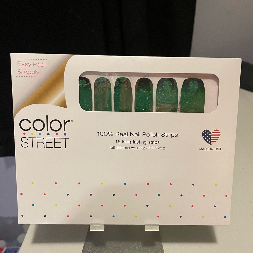 Color Street Nail Polish Strip in Clover and Out